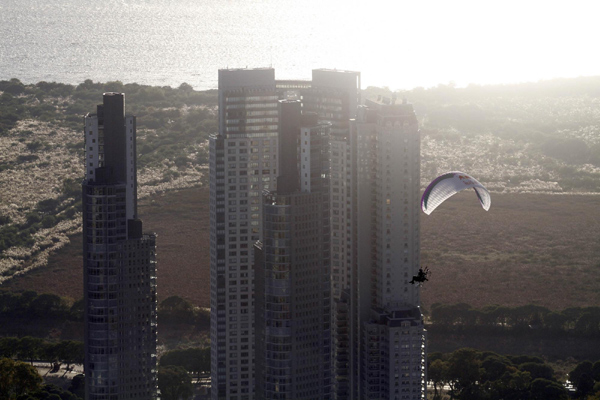 Fly in the sky to avoid traffic jam