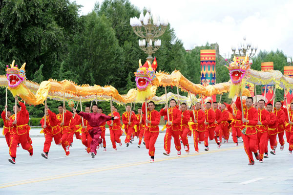 Pageant celebrates Tibet's 60th anniversary