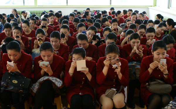 Stewardess applicants prepare for job interviews