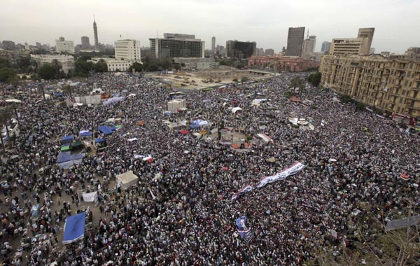 Egyptians pray for commitment to democracy