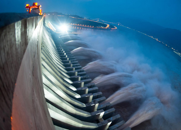 Three Gorges Dam hits record flood peak