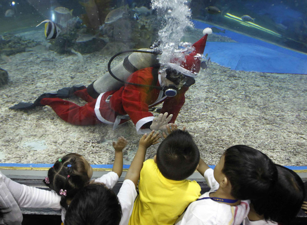 Santa Claus goes underwater