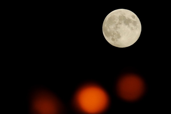 Full moon across China