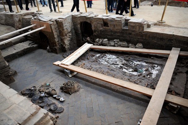 Tomb of Emperor Yang unearthed