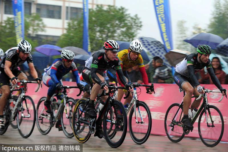 Traditional awards for Tour of Poyang Lake