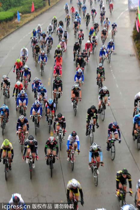 Traditional awards for Tour of Poyang Lake