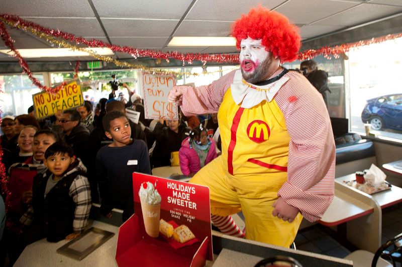 US fast-food workers demand higher wages