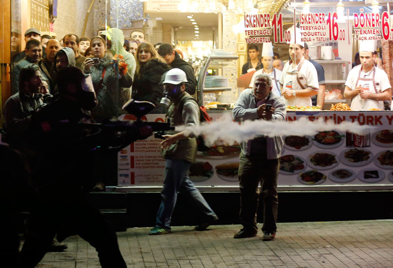 Turkish protesters clash with police