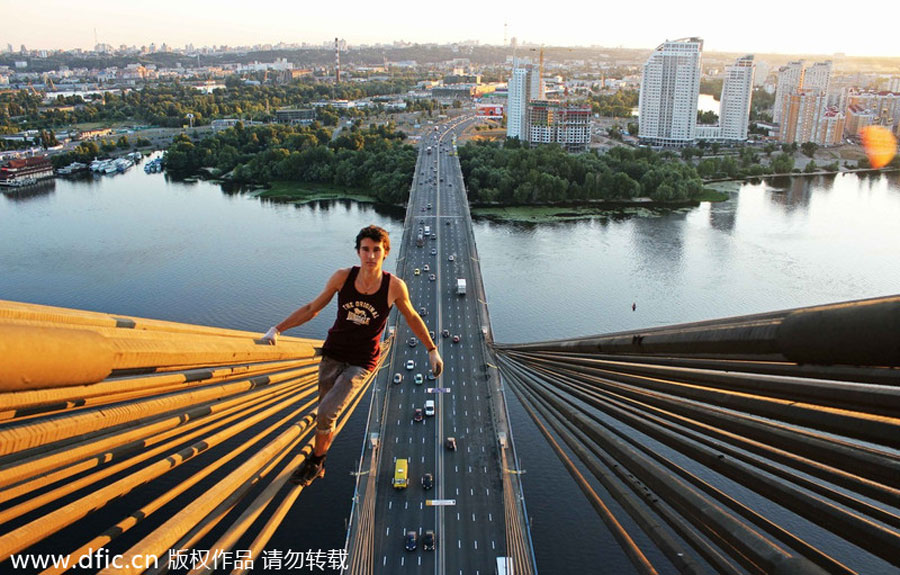 Death-defying skywalkers post stunning images