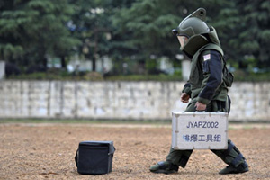 Photo special: Hard training of female SWAT