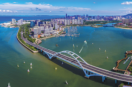 Upgrading Xiamen on both sides of the water