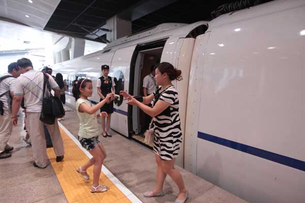 Full speed ahead for Beijing-Shanghai bullet train