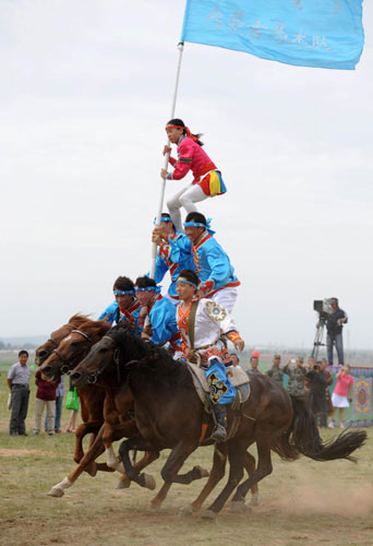 Ethnic groups celebrate sporting festivals