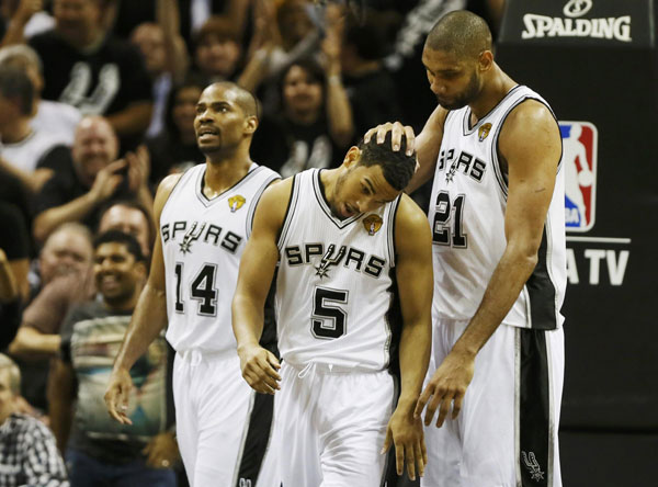 Spurs routs Heat 113-77 in Game 3 of NBA Finals