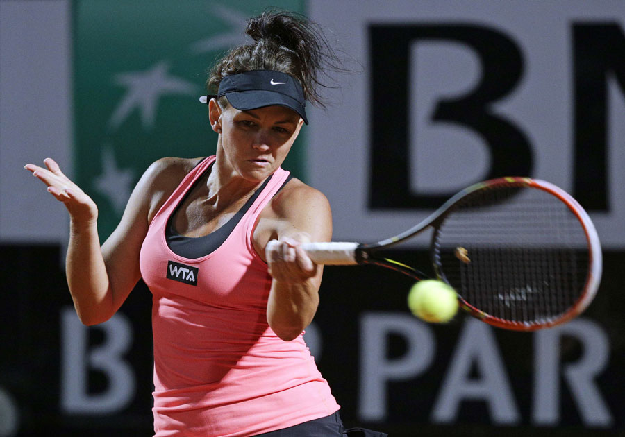 Li Na reaches 500th-win record