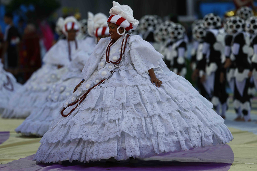 World Cup 2014 kicks off with colorful ceremony