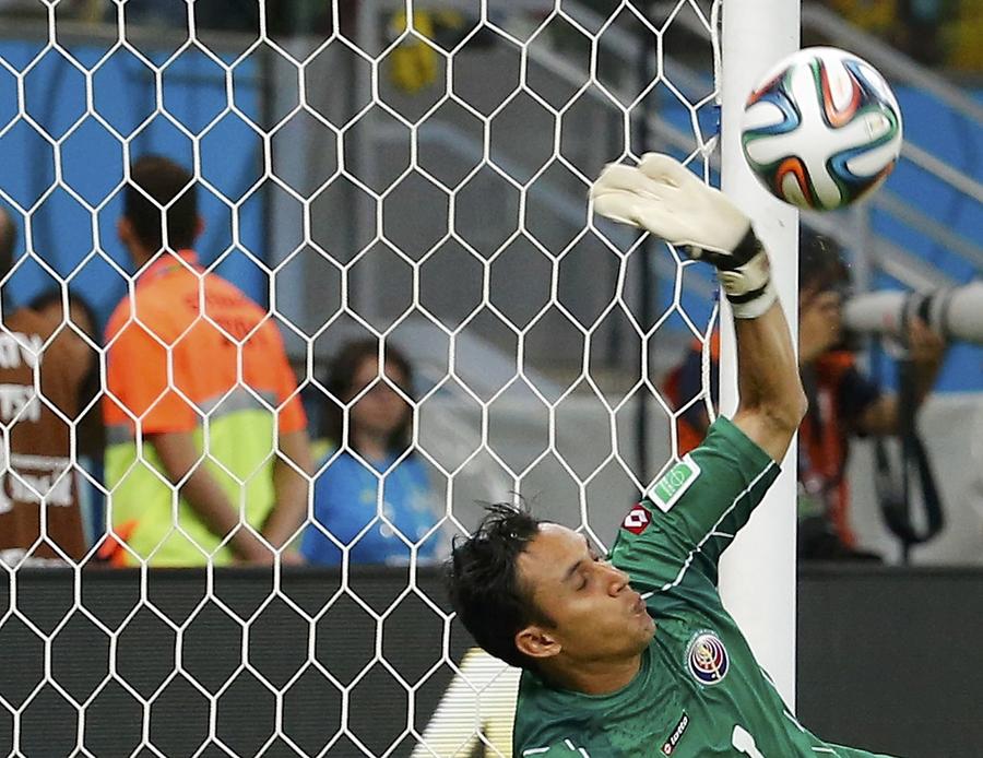 Costa Rica beats Greece in penalty shootout