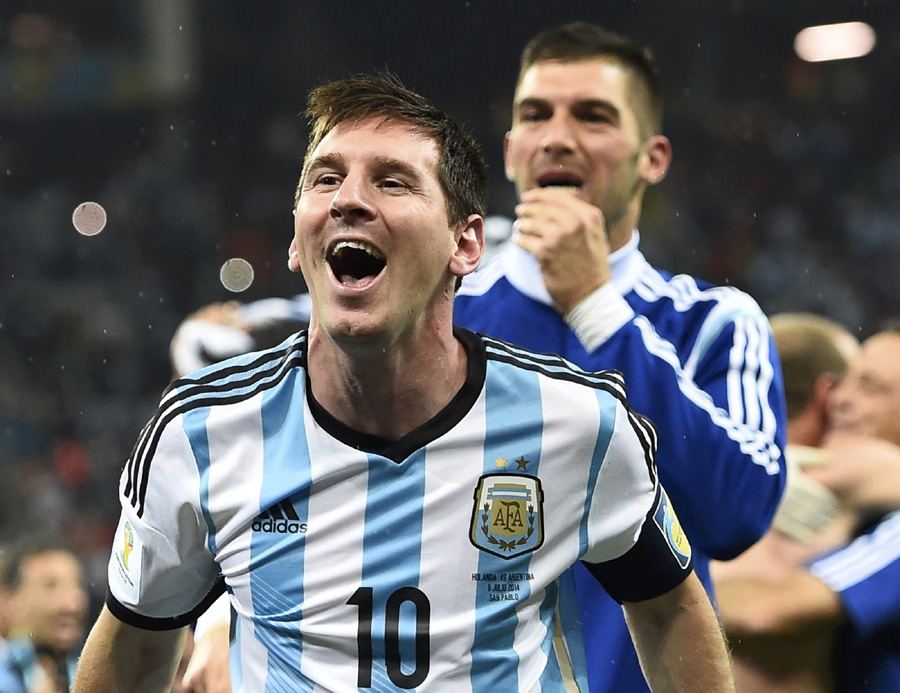 Argentina into World Cup final on penalties