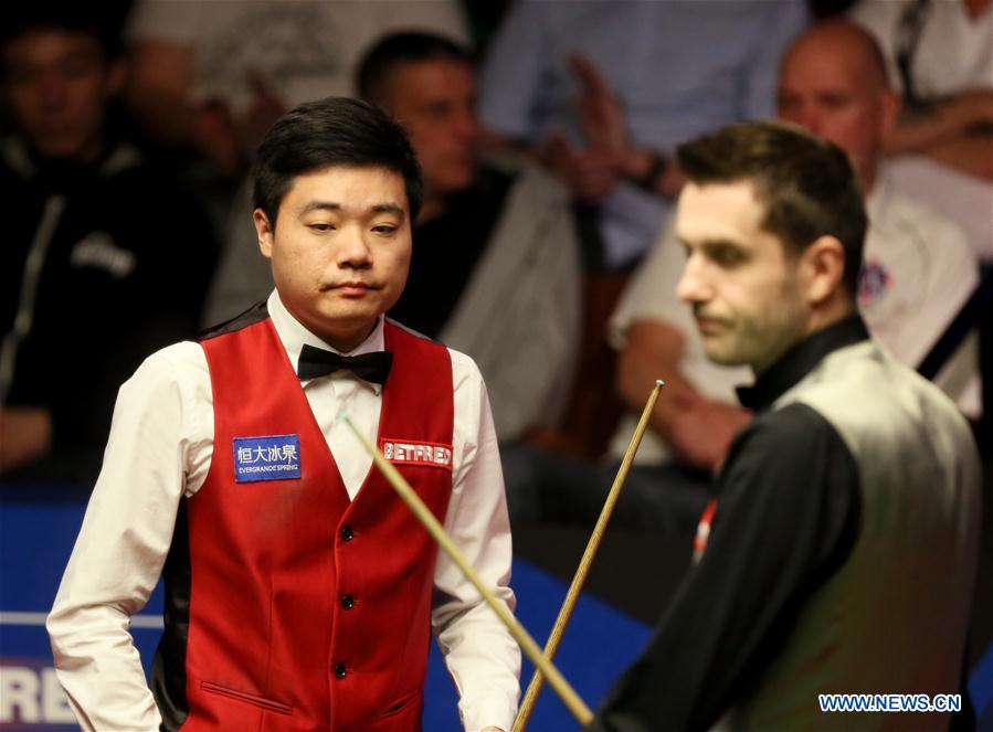 Selby leads Ding 10-7 at snooker worlds final