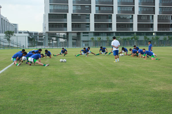 Young footballers strive to reach knockout stage