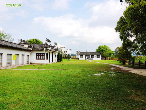 Serene Tangmo Village in Anhui