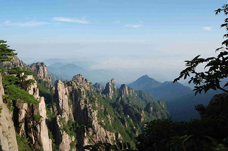 Top 10 satisfying tourist cities of 2012 in China