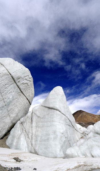 World's 3rd largest glacier in China's Tibet