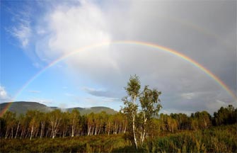 People spend Mid-autumn holiday in NW China's Gansu