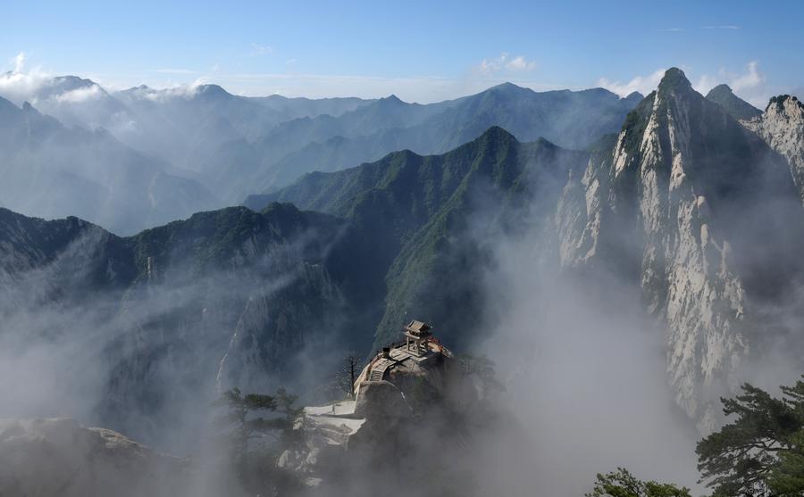 Breathtaking scenery of Mount Hua