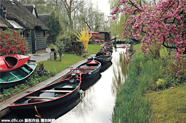 Dutch villages, small cities look to attract more Chinese visitors