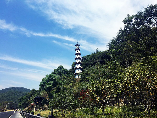 Autumn in Longmen town in Hangzhou