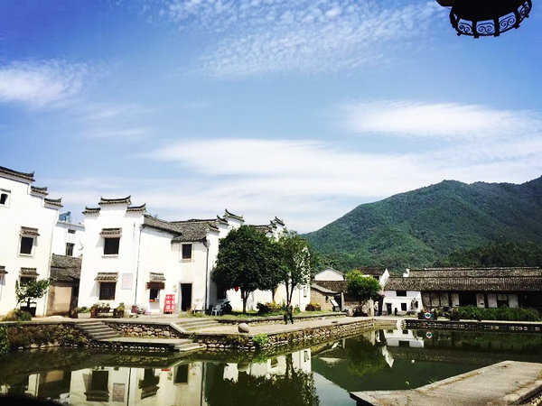 Autumn in Longmen town in Hangzhou