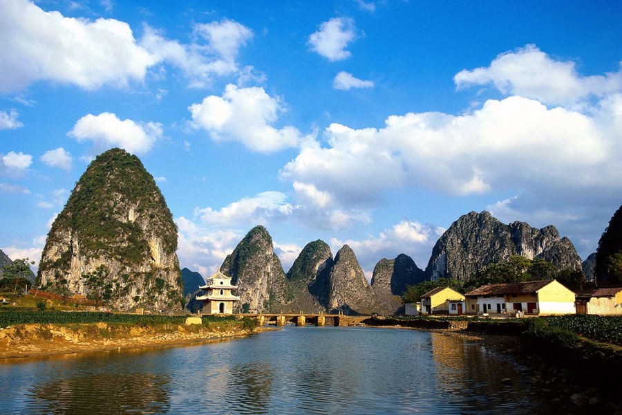 Li River:Shadow of heaven in China