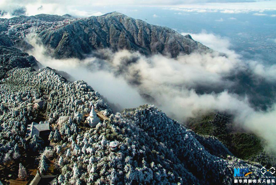 Fantastic ice-frosted scenery on Mount Lu in Jiangxi