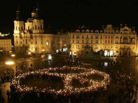 Thousands march to protest against Iraq War