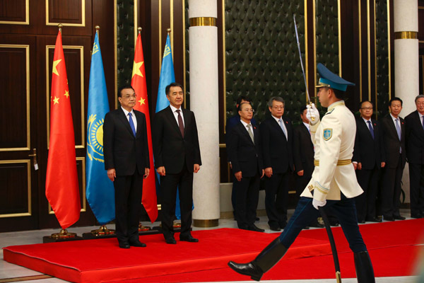 Premier Li arrives in Astana for the China-Kazakhstan meeting