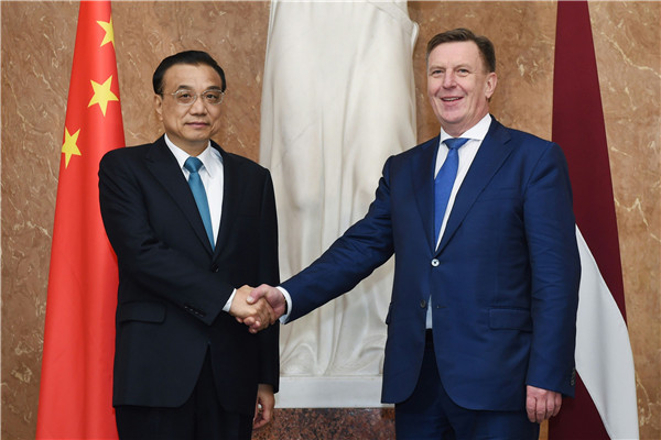 Premier Li holds talks with Latvian PM