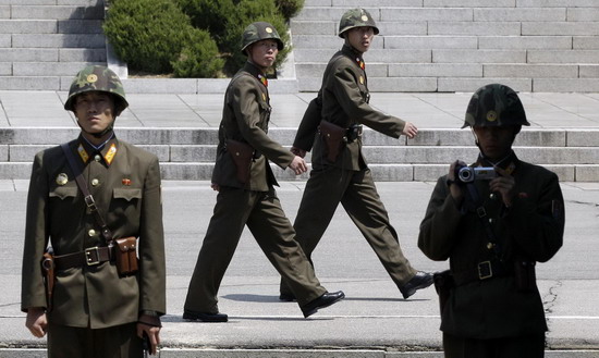 Jimmy Carter arrives in Pyongyang