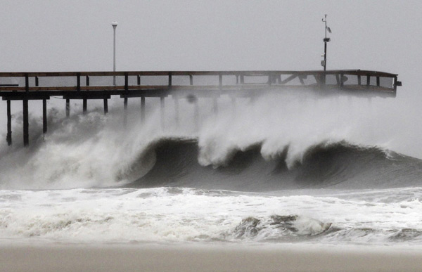 Obama says Irene remains dangerous