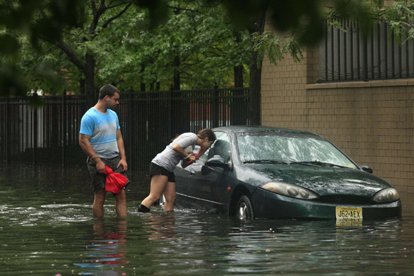 Obama says Irene remains dangerous