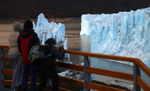 Ice dam collapses at Argentine glacier