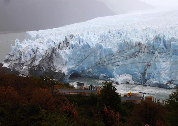 Ice dam collapses at Argentine glacier