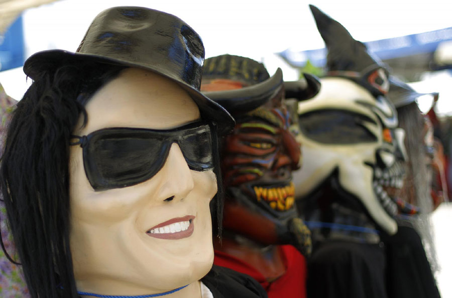 Costa Rica mask fair kicks off