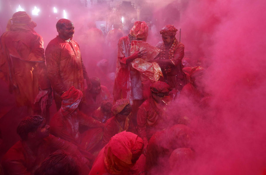 Hindu devotees celebrate beginning of Spring