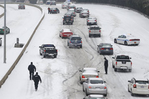 Powerful storm lashes eastern US with snow, arctic cold