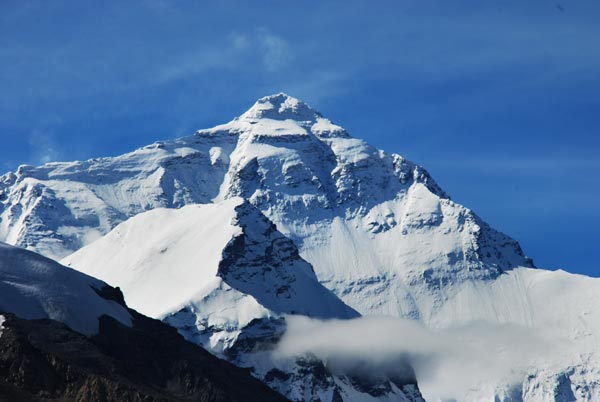 12 killed, 3 missing in avalanche on Qomolangma