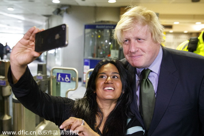 World leaders on the selfie stage