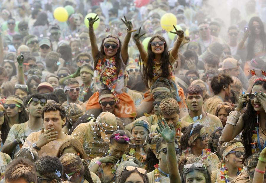 Run or dye - Color Run in Bogota