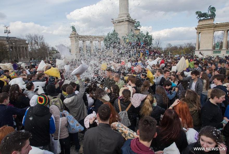 Intl Pillow Fight Day celebrated around world