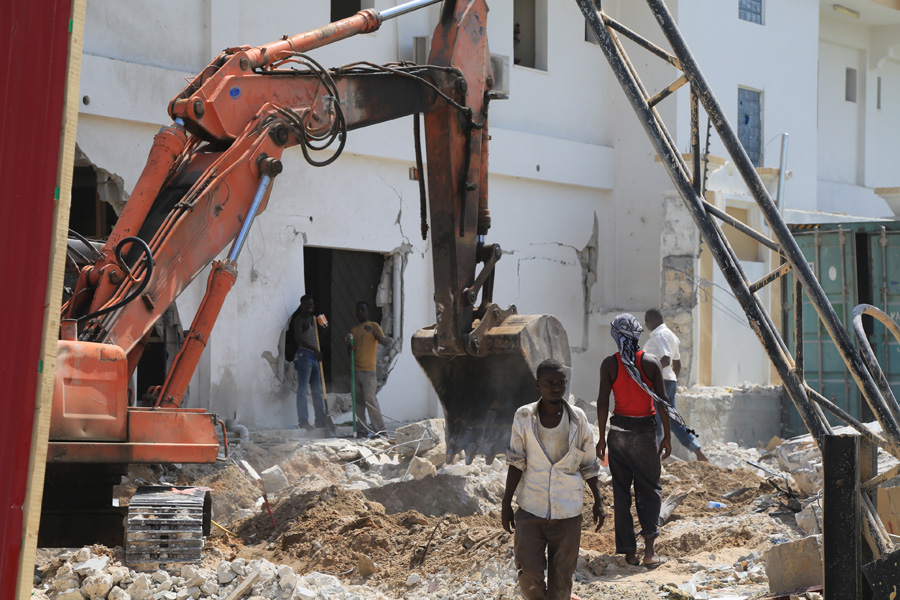 Clear up continues after deadly Somalia bombing